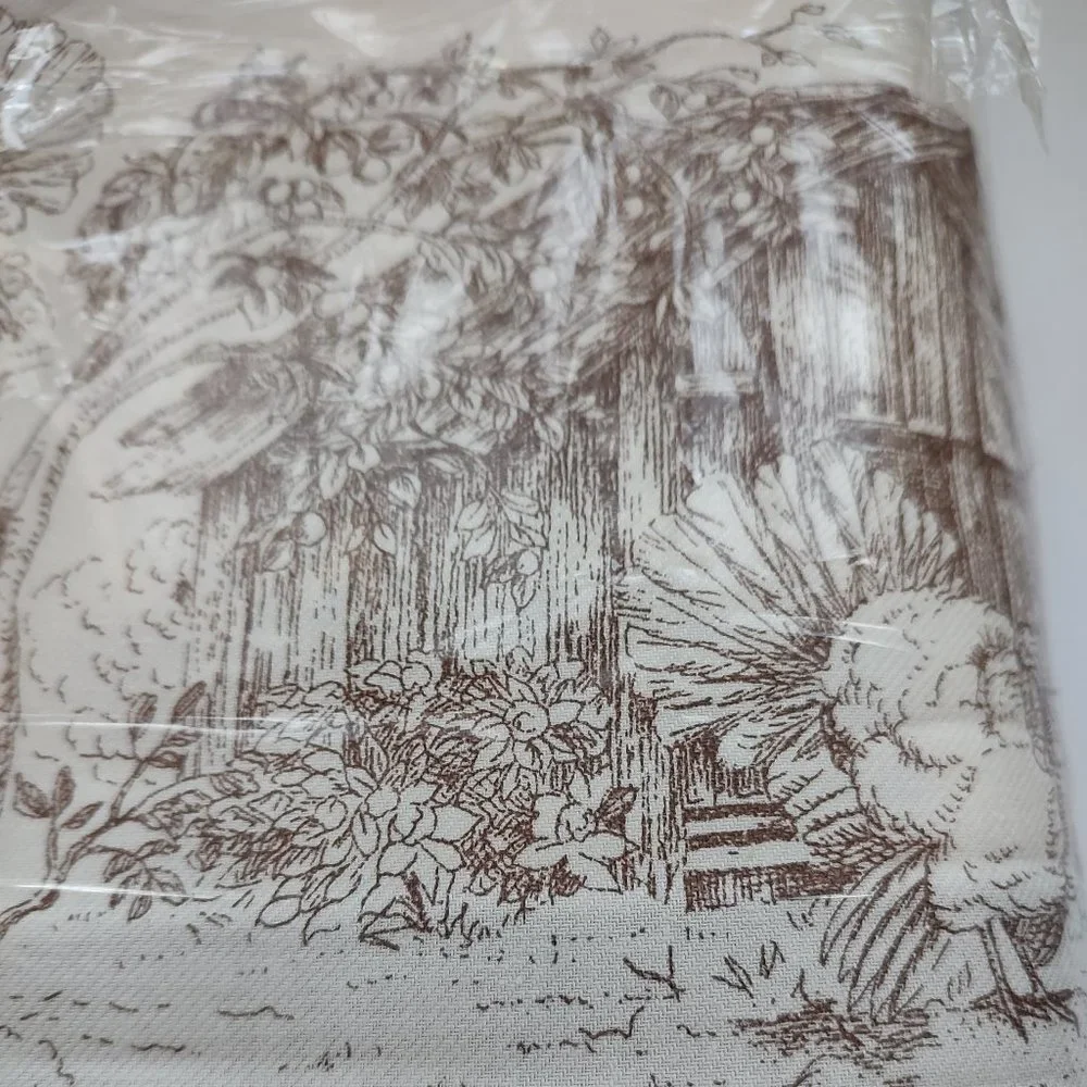Williams Sonoma Plymouth Turkey Tablecloth White Brown Beige Fall 70 x 108